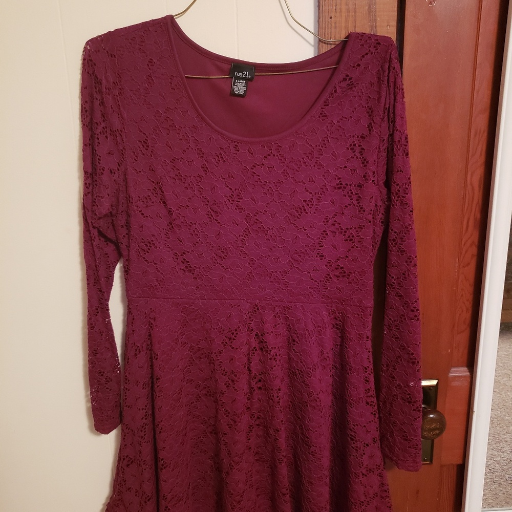 Rue 21 Long Sleeve Dress perfect for Christmas!!